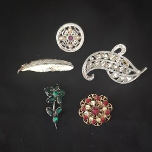 Elegant Vintage  Silver tone & Gold tone Brooches